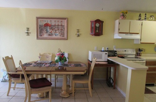 Pelican Condo | 6 months renal discount. Sunshine, Quiet, Pristine, Romantic 1/1 Condo