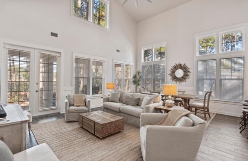 Laurel Grove House | 6-Seater Golf Cart Included! Lakeside Cottage in Sandestin ON Golf Course!