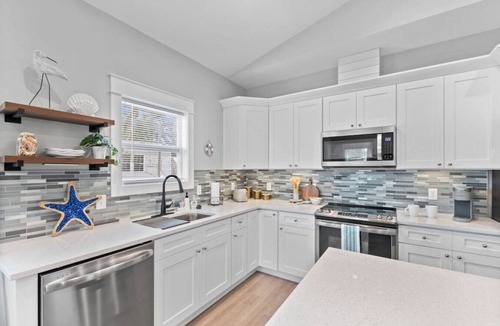 St. Augustine House | 617 Sands Dr · 3 Bedroom Brand New House Near Beach | King Bed