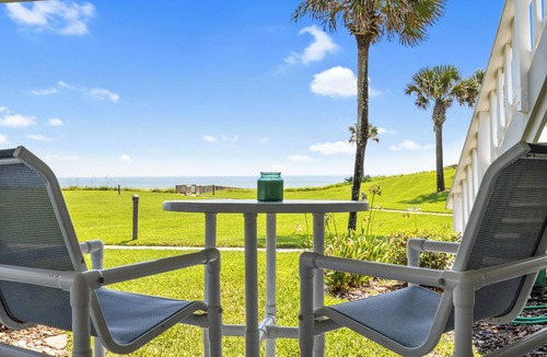 Sawgrass Condo | 622 Oceanfront Surf Villa: Calm & Cozy Retreat with Vintage Charm by the Sea