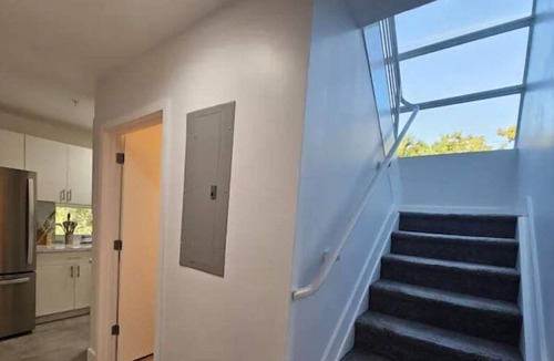 Miami Springs Apartment | 645 Airport/Top House Apt 11