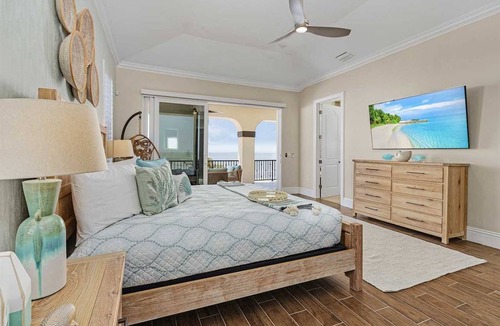 Fort Myers Beach House | 650 m² House ∙ 10 bedrooms ∙ 24 guests