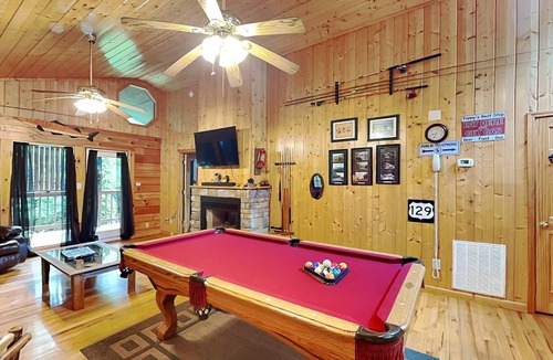Sevierville Cabin | 68 m² Cabin ∙ 1 bedroom ∙ 4 guests