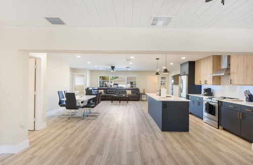 Lake Worth House | 6880 Managed By Brampton Park