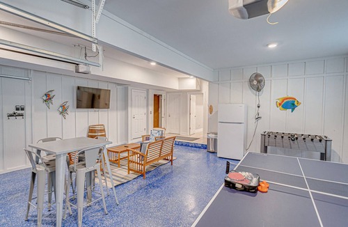 Tybee Island House | 6BR Oceanfront Luxury on Tybee’s North Beach—Pvt. Boardwalk by Tybee Cottages