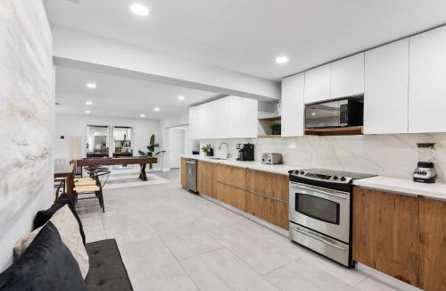 Lighthouse Point House | 6BR Paradise: Pool Games Relaxation