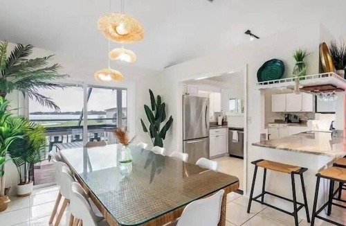 Largo Villa | 6BR Waterfront Heated Pool Hot Tub Game Room