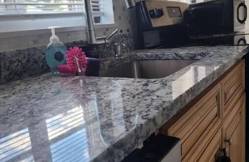 Hillandale Apartment | < 6mi to DC, 3.5 mi downtown Silver Spring, near bus stop, <1 mi to 495 Beltway