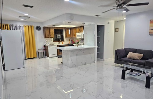 Orlando House | 7.3miles to Airport + 20miles to Disney + 8.2miles to DT!