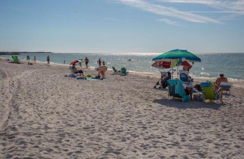 Pass-a-Grille Historic District House | 7 - Beach Club at Pass-A-Grille