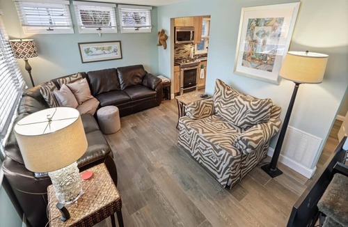 North Beach Haven House | 7-bedroom house in charming Spray Beach with WiFi, AC. Oceanside sleeps 18