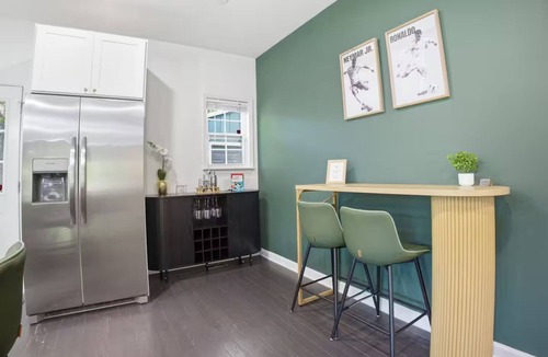 Atlanta House | 7-bedroom house in amazing Atlanta with cool AC for comfort
