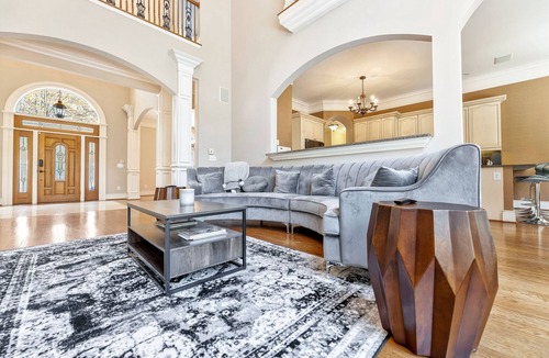 Buckhead House | 7 BEDROOMS - BUCKHEAD "HAVEN MANSION"