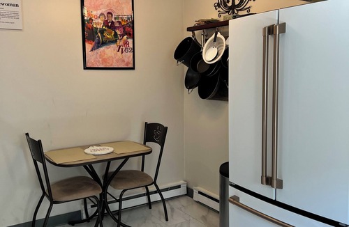 Margate City House | 7 blocks from the beach. Fenced in yard, pergola, grill, and more.