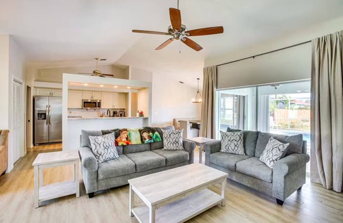 Englewood East House | 7 Mi to Beach: Family-Friendly Englewood Escape!
