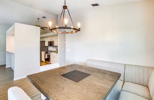 Englewood East House | 7 Mi to Beach: Family-Friendly Englewood Escape!