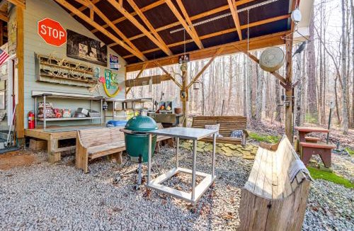 Ranger House | 7 Mi to Carters Lake: Cabin w/Pond & Pedal Boat!