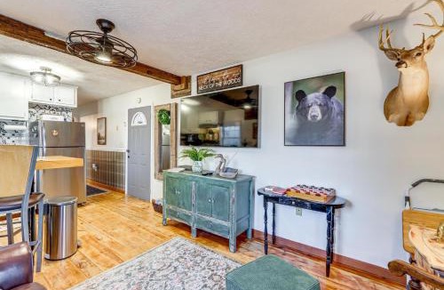 Ranger House | 7 Mi to Carters Lake: Cabin w/Pond & Pedal Boat!