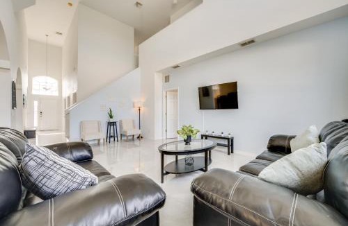 Crystal Cove House | 7 Mi to Disney Gated Resort Home with Pool Access!