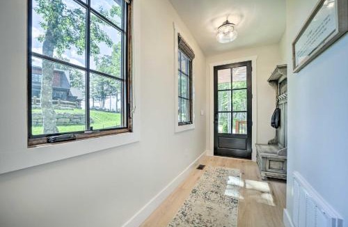 Glenville House | 7 Mi to Ski Sapphire Valley: Resort-Style Retreat