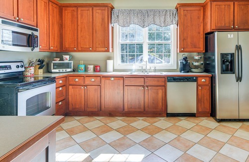 Thomaston House | 7 Mi to Sprewell Bluff Park: Home w/Patio & Yard!