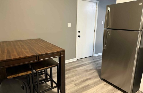 Lake Bradford -Cascade Lake House | 7 min to Doak Stadium 5 Min from Airport NEWLY renovated house!