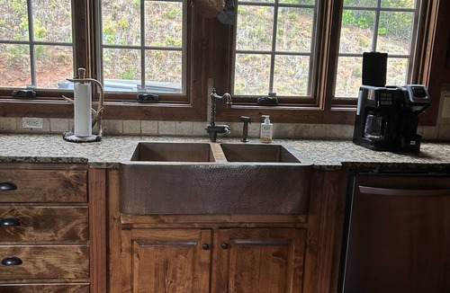 Hiawassee Ski Chalet | 7 Min To Lake! DON'T MISS THIS INCREDIBLE HOME THIS FALL!
