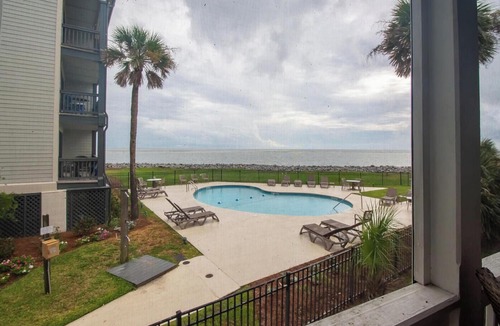 Saint Helena Island Cottage | 708 Ocean Cottage - One Bedroom House is located in Fripp Island