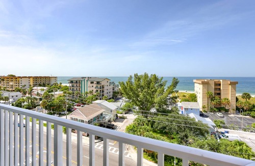 Madeira Beach Condo | 71 m² Condo ∙ 2 bedrooms ∙ 6 guests