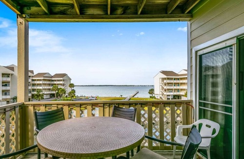 Pensacola Beach Condo | 71 m² Condo ∙ 2 bedrooms ∙ 6 guests
