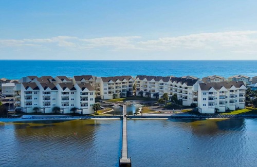 Pensacola Beach Condo | 71 m² Condo ∙ 2 bedrooms ∙ 6 guests