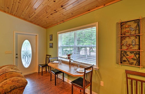 Crystal River Cottage | 76 m² Cabin ∙ 1 bedroom ∙ 4 guests