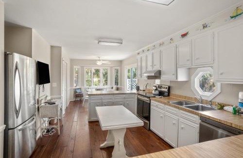Saint Helena Island House | 769 Marlin Dr