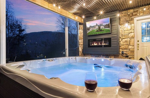 Skyland House | 7k SqFt Estate - Epic Amenities & Fun - Sleeps 20