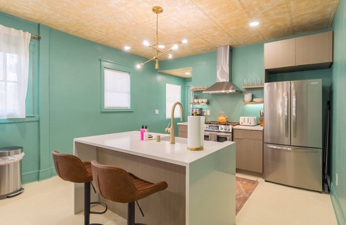 Seabreeze Historic District House | 8 beds! Steps 2 Ocean Center/Cowboy Pool/Beach