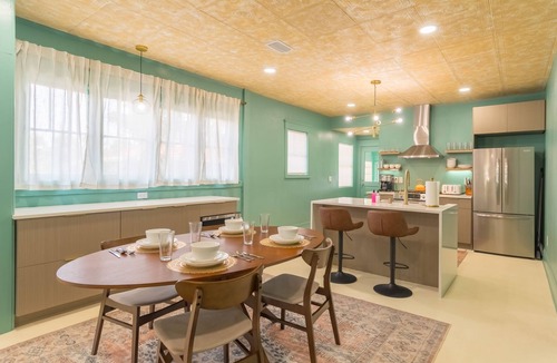 Seabreeze Historic District House | 8 beds! Steps 2 Ocean Center/Cowboy Pool/Beach