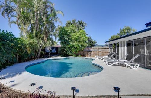 Bradenton House | 8 Mi to Beaches Bradenton Home with Poolside Oasis!