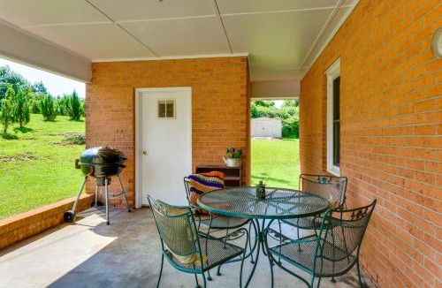 Seneca House | 8 Mi to Clemson: Peaceful Family Home w/Yard
