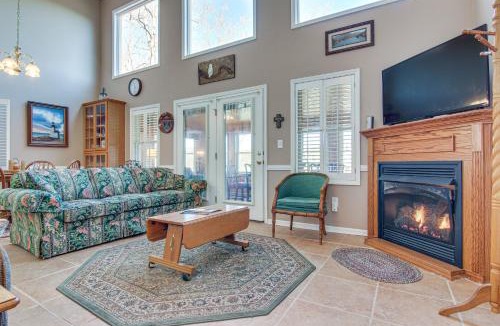 Rutherfordton House | 8 Mi to Lake Lure! Mtn-View Gem w/Furnished Deck