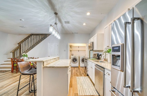 Silver Springs Cottage | 8 Mi to Ocala: Quiet Silver Springs Home w/Grill!