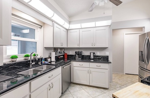 South Venice House | 8 min to Beach ★ 5TV★Ice Hockey★ BBQ★ Bikes★Baby Gear ★Table Tennis ★Beach Gear