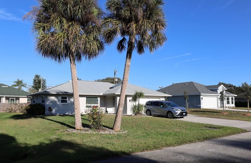 South Venice House | 8 min to Beach ★ 5TV★Ice Hockey★ BBQ★ Bikes★Baby Gear ★Table Tennis ★Beach Gear