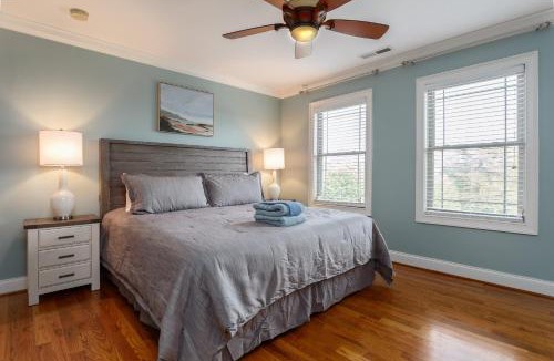 Asheville House | 8-minutes to Downtown Asheville! Private Pool and Hot Tub | 4 Bathrooms En-suite