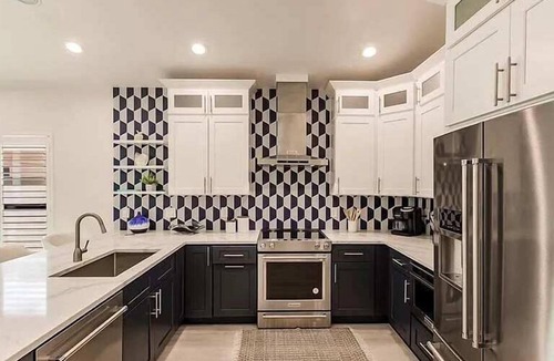 Naples Park House | 819 Tropical Bliss · Heated Pool/Spa · Walk2Beach