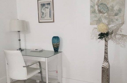 Surfside Condo | 84 m² Condo ∙ 4 guests
