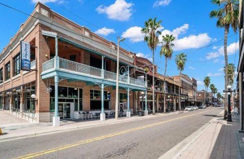 Historic Ybor House | 84 m² House ∙ 2 bedrooms ∙ 8 guests