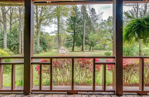Crossville Cabin | 84 year old log cabin located in golf capital of US
