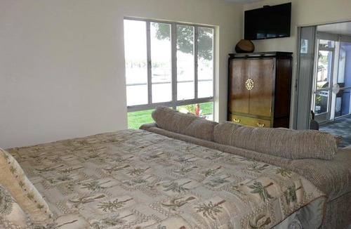 Marco Island House | 843 Buttonwood Court