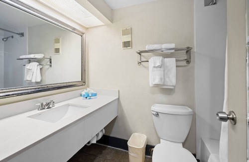Villages of Palm Beach Lakes Hotel | 88 Palms Hotel & Event Center