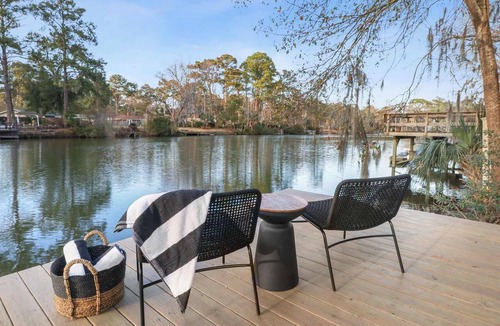 Talahi Island House | 8BR Lakefront Estate | Pool, Hot Tub & Lake Access
